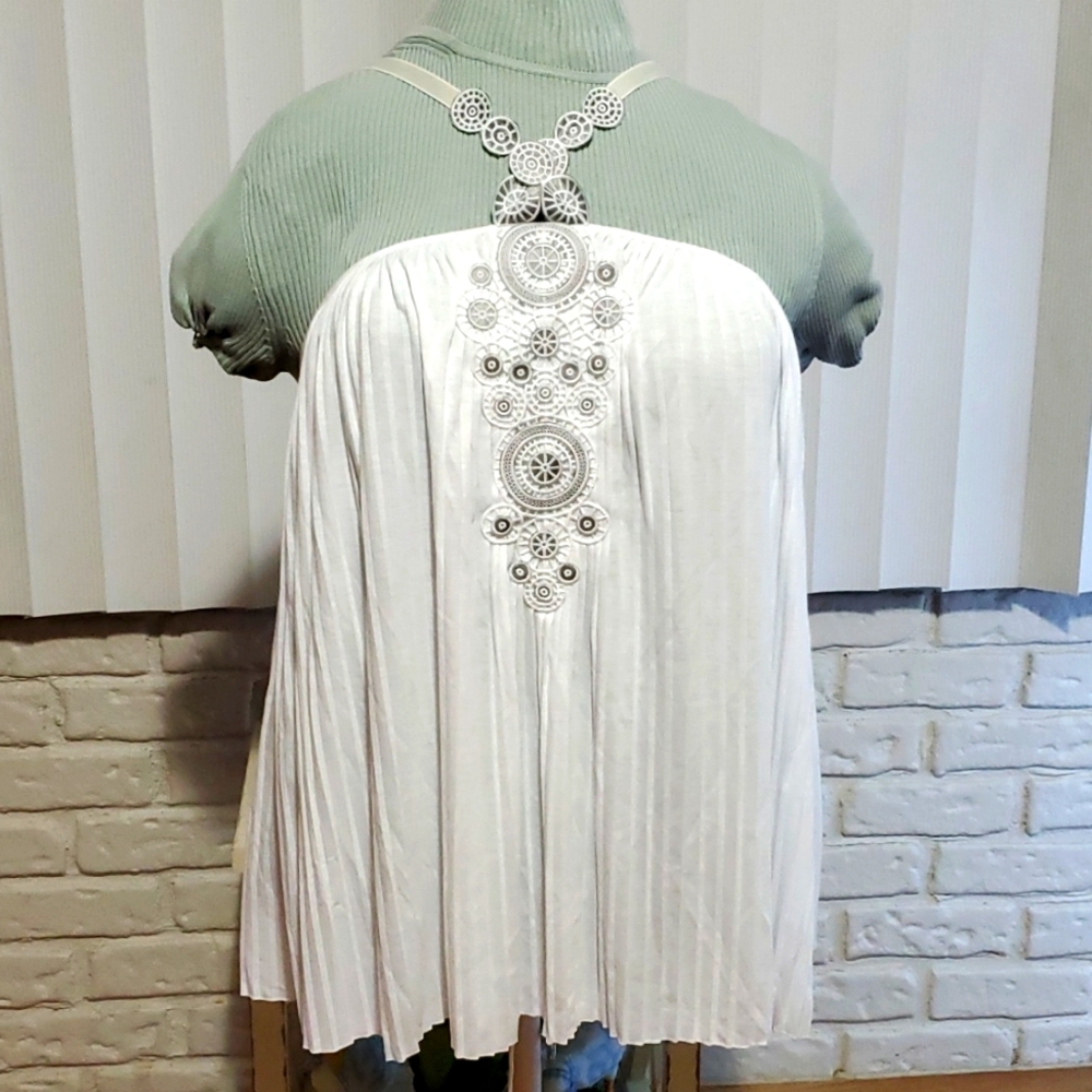 Moda international top white color